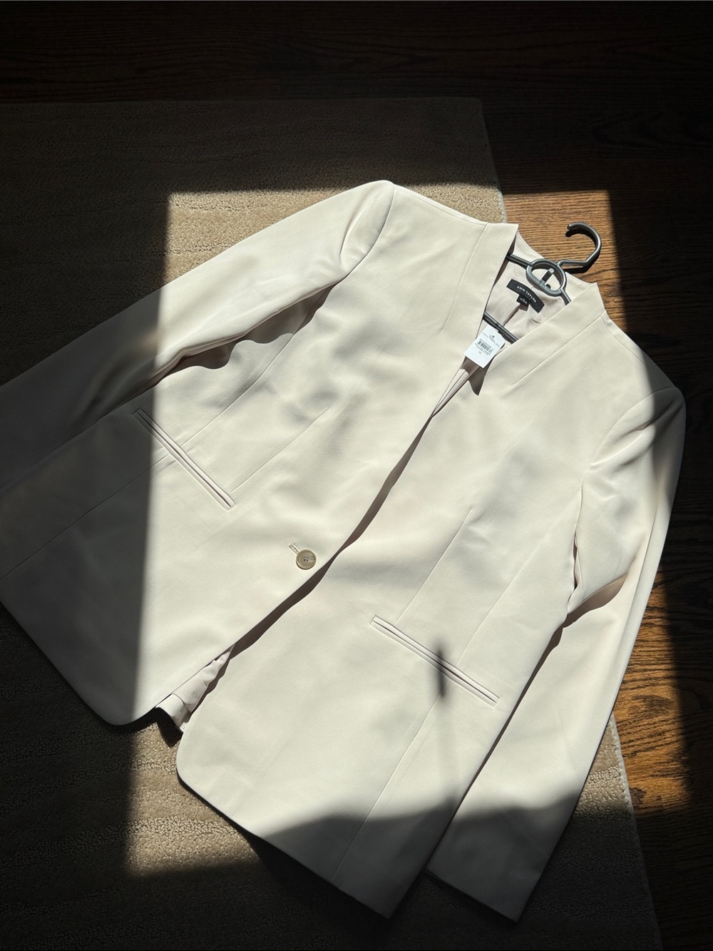 Ann Taylor The Long Collarless Blazer in Fluid Crepe - Picture 10 of 16